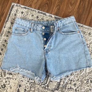 90’s Boyfriend Shorts with LOW WAIST US:4
